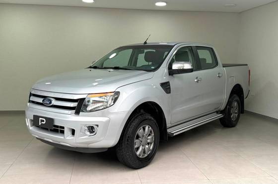 FORD RANGER 2.5 XLS 4X2 CD 16V FLEX 4P MANUAL FORD RANGER 2.5 XLS 4X2 CD 16V FLEX 4P MANUAL